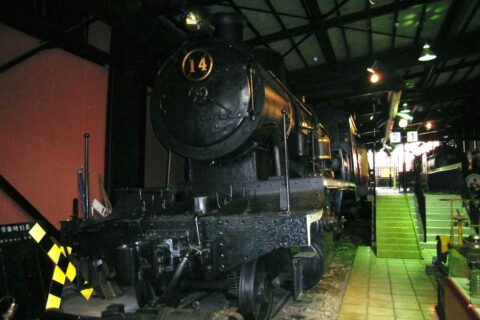 夕張鉄道11形14号・夕張石炭の歴史村SL館/投稿者 2007.5.5撮影
