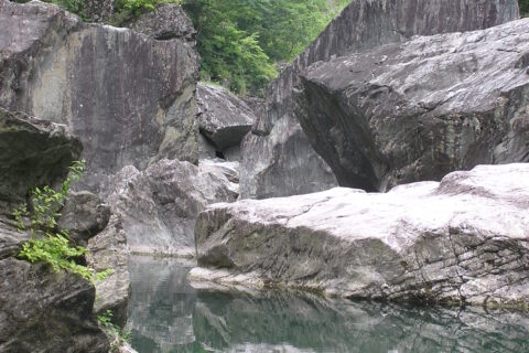 夏の三波石峡