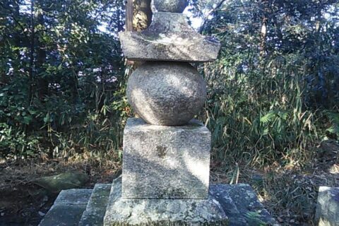 ​織田長頼の墓(近江八幡市・安土城跡)