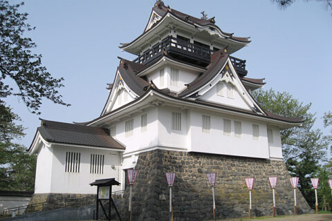 横手城の模擬天守、中は郷土資料館
