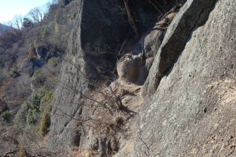 岩殿山の鎖場